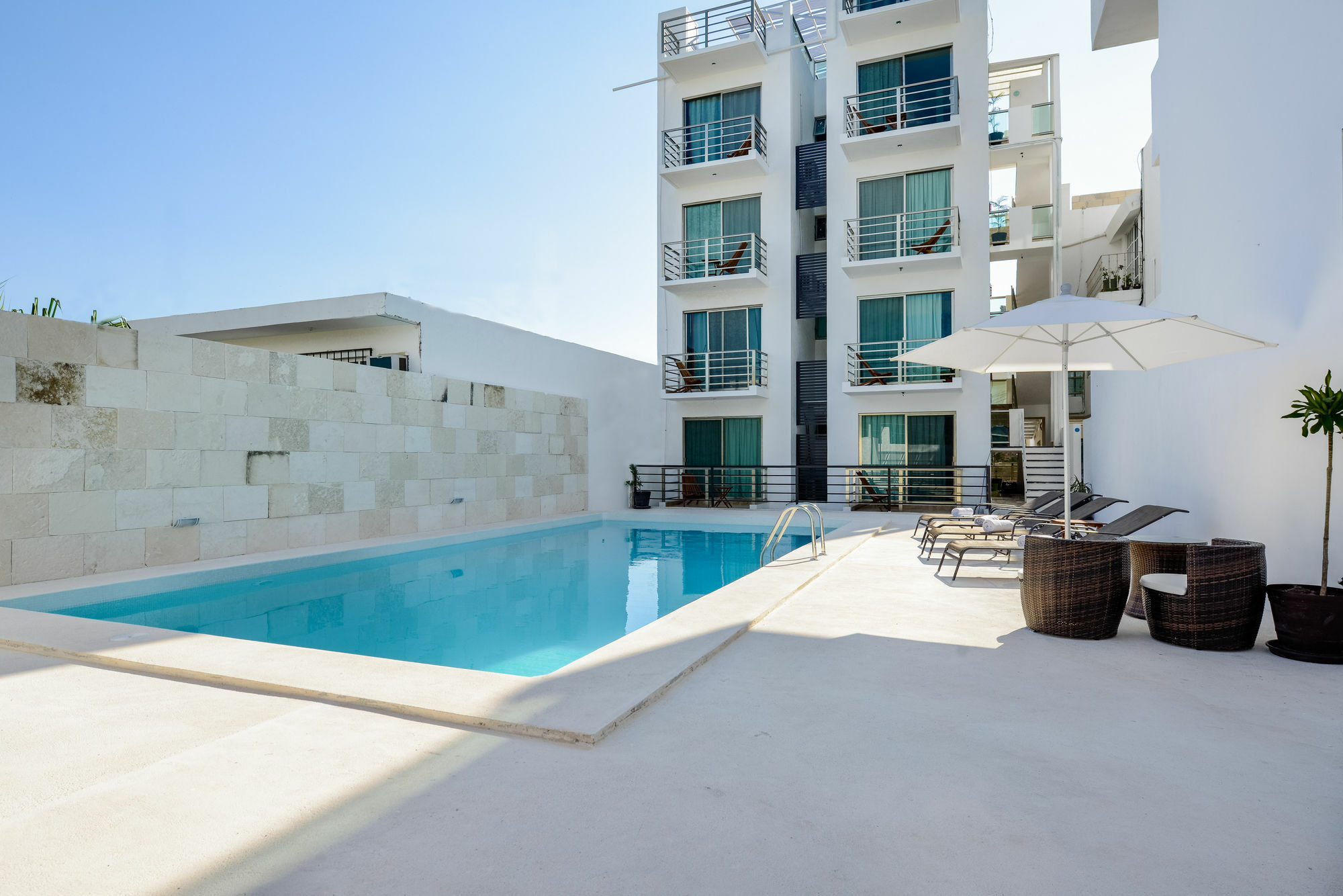 Coral Blue Condohotel Playa del Carmen